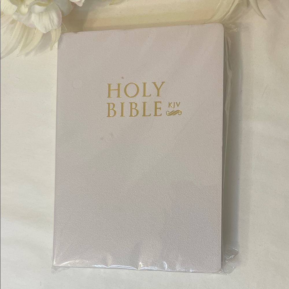 White Holy Bible KJV Old and New Testaments NWT